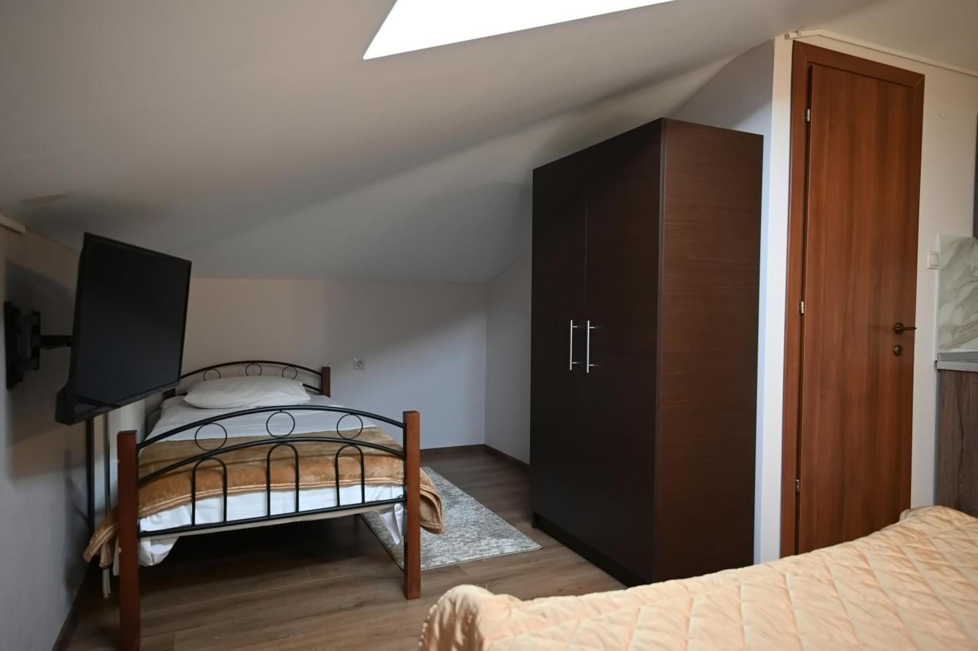 Hotel Agnanti Unique Hospitality Kastoria Bagian luar foto