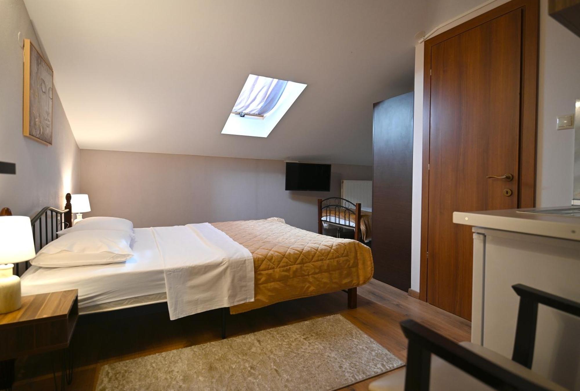 Hotel Agnanti Unique Hospitality Kastoria Bagian luar foto